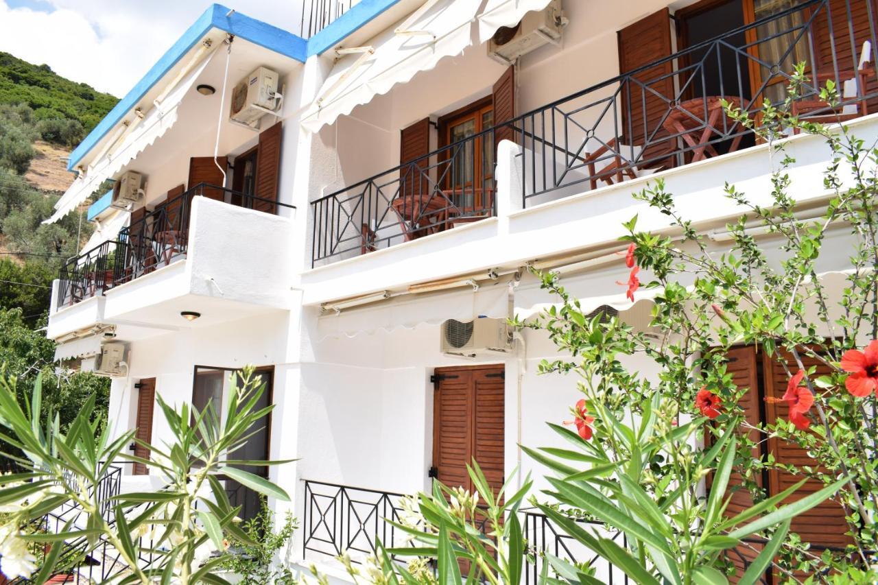 Nikis Rooms Kalamakia Экстерьер фото