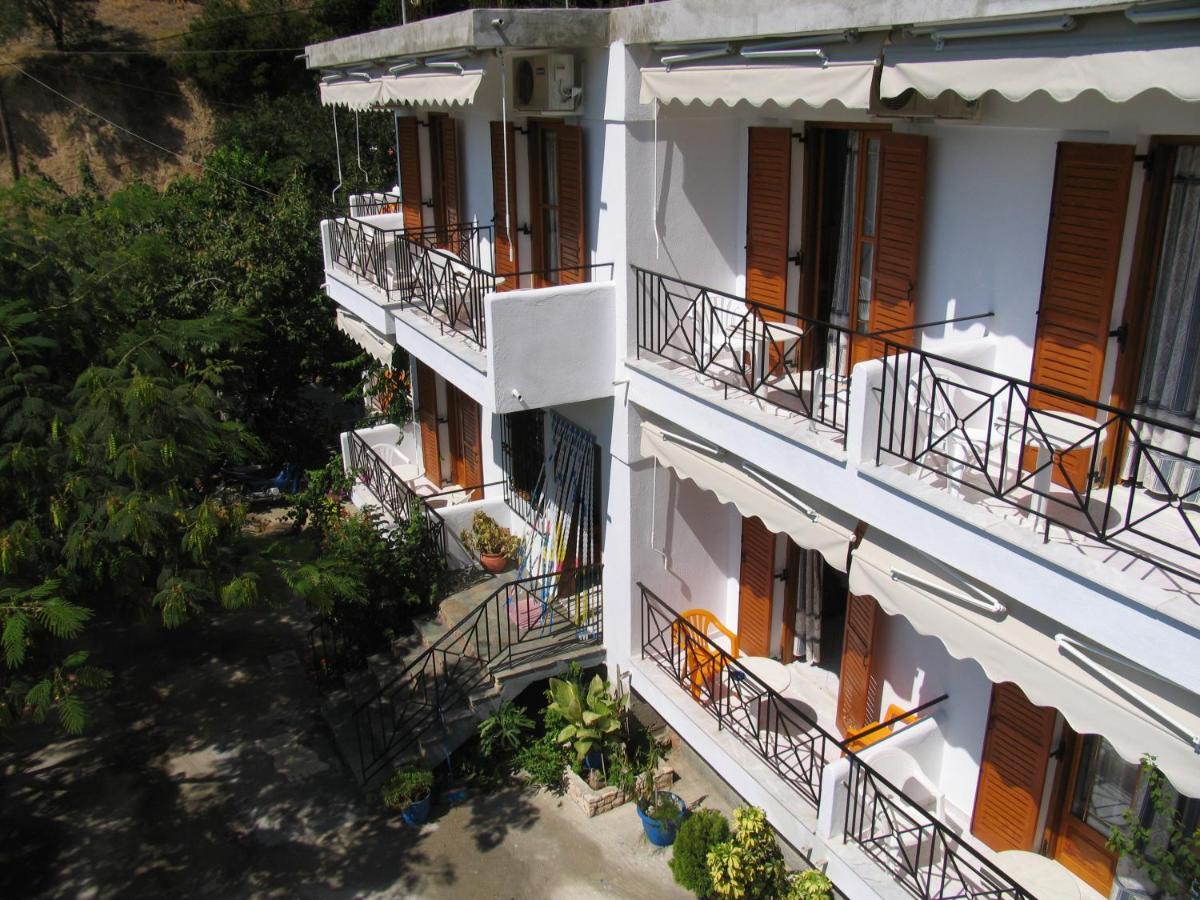 Nikis Rooms Kalamakia Экстерьер фото