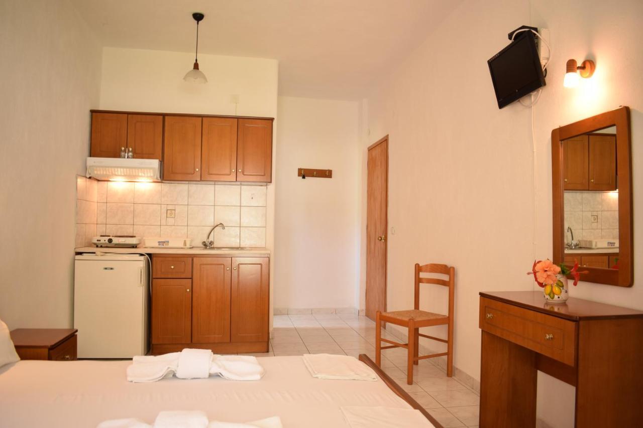 Nikis Rooms Kalamakia Экстерьер фото